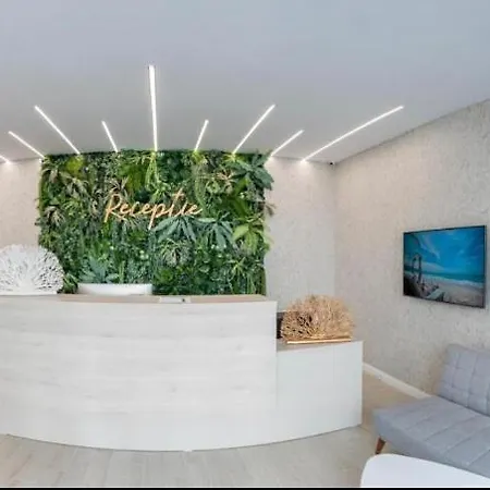 Lotus Studios - Luxury Studio Mamaia Exterior photo